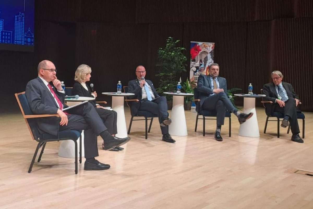 Hrvatski ministar Gordan Grlić Radman govori na panelu u Daytonu / Foto: Fenix (MVEP)