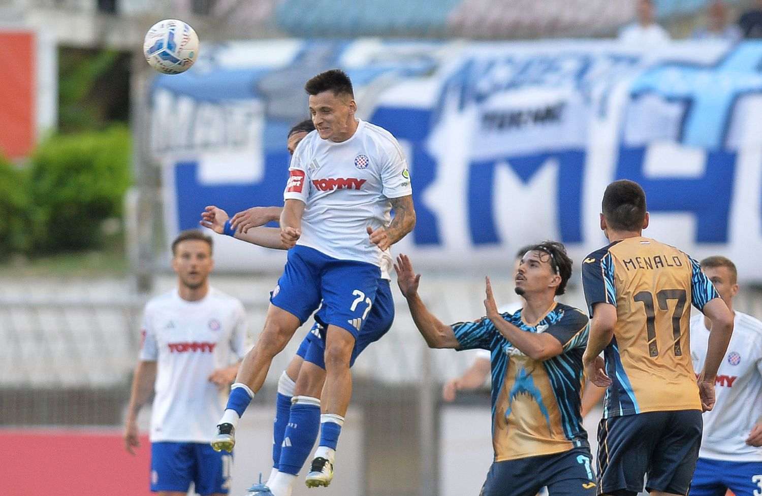 NADA JOŠ ŽIVI: Hajduk pomogao Dinamu pobjedom nad Rijekom, ali i teoretski ostao u utrci za prvaka Detalj s utakmice Hajduk - Rijeka / Foto: Hina