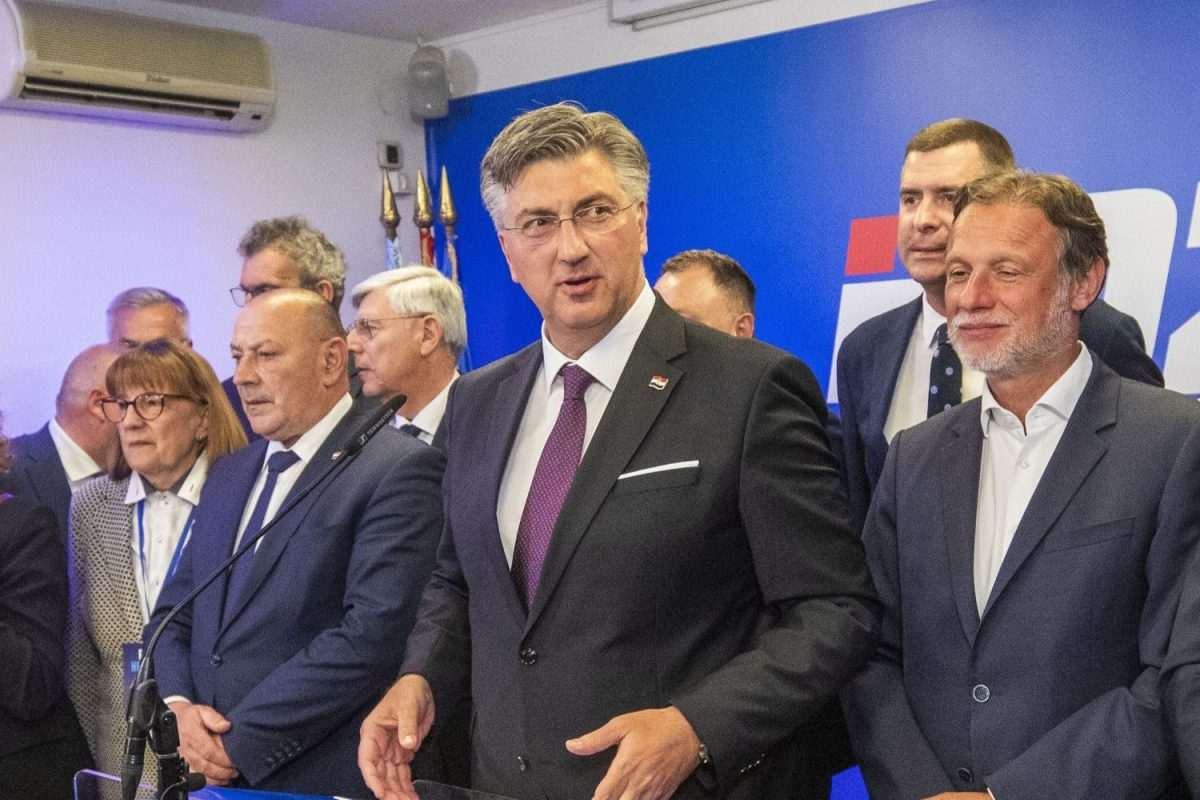 Obraćanje premijera Plenkovića nakon izbornih rezultata / Foto: Hina