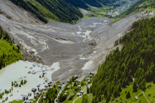 Katastrofalno urušavanje ledenjaka u dolini Lötschental na jugu Švicarske / Foto: Preslik FM
