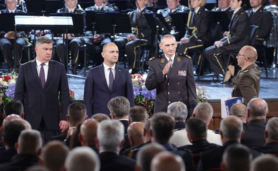 Zoran MIlanović, Ivan Anušić, Tihomir Kundid / Foto: Hina