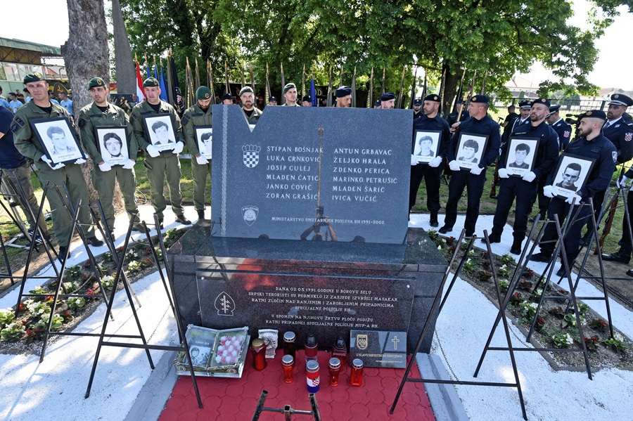 Obilježavanje 34. obljetnice stradanja dvanaestorice hrvatskih redarstvenika / Foto: Hina