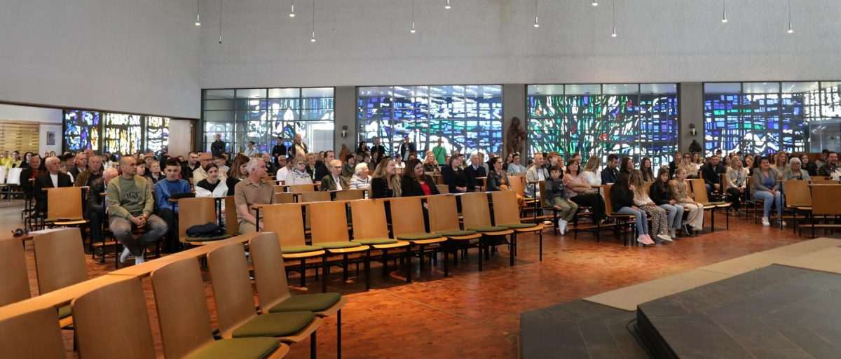 HRVATSKA KATOLIČKA ZAJEDNICA DARMSTADT: Riječi žene koja je otkrila tajnu iz suprugove prošlosti i prošla teške trenutke otkrivene su u romanu "Njegova žena" HKZ Darmstadt / Foto: Fenix (Dario Holenda)
