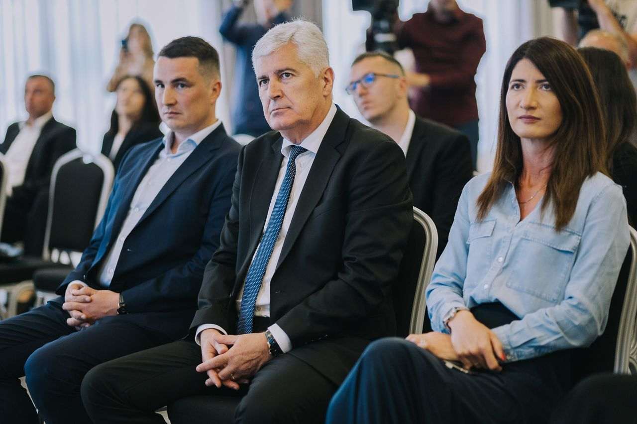 POTPORA ČOVIĆU: “Stop neutemeljenim optužbama”