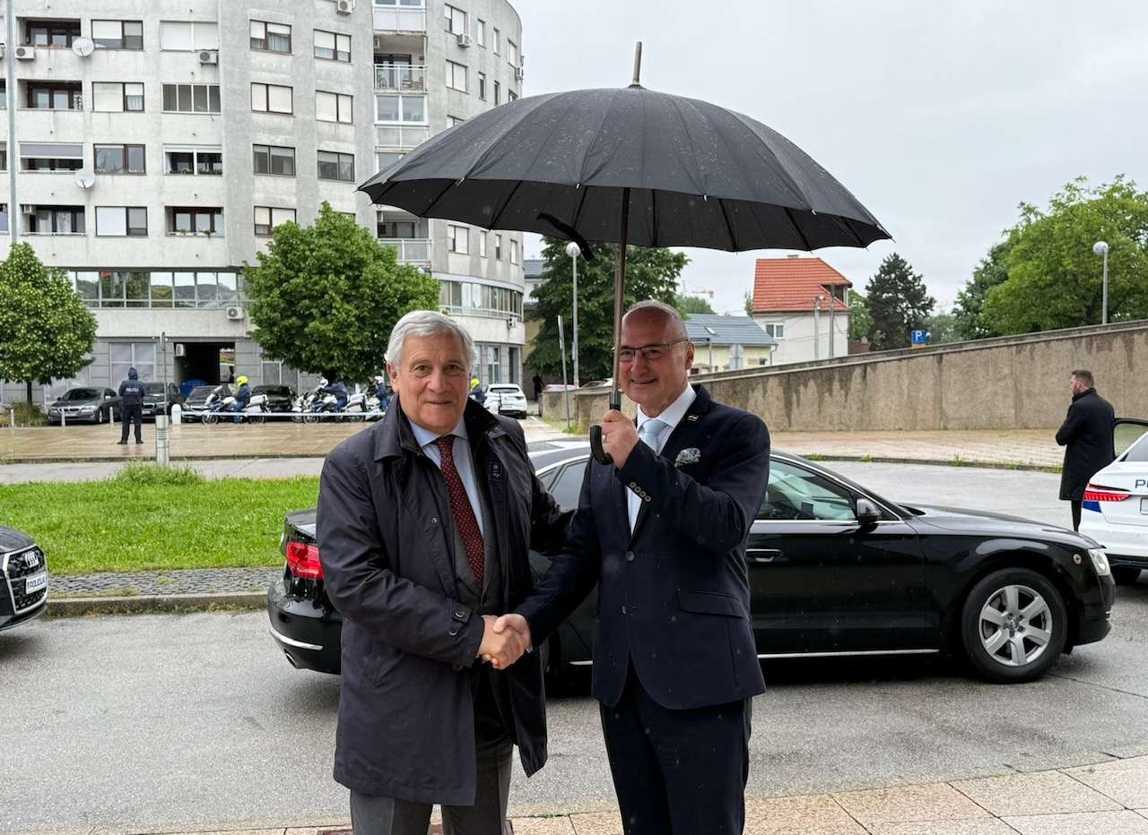 TAJANI I GRLIĆ RADMAN: „Suradnja Hrvatske i Italije pokazuje koliko mnogo se može napraviti zahvaljujući jedinstvenom tržištu Europske unije Antonio Tajani i Gordan Grlić Radman / Foto: MVEP