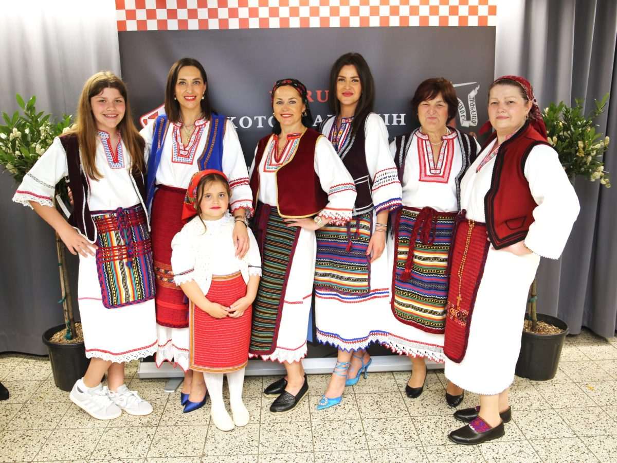 (FOTO) VEČER U KOJOJ SE SUSREĆE VJERA, TRADICIJA I NADA U BOLJE SUTRA: Oko tisuću ljudi na 8. Kotorvaroškoj večeri u Filderstadtu (FOTO) VEČER U KOJOJ SE SUSREĆE VJERA, TRADICIJA I NADA U BOLJE SUTRA: Oko tisuću ljudi na 8. Kotorvaroškoj večeri u Filderstadtu