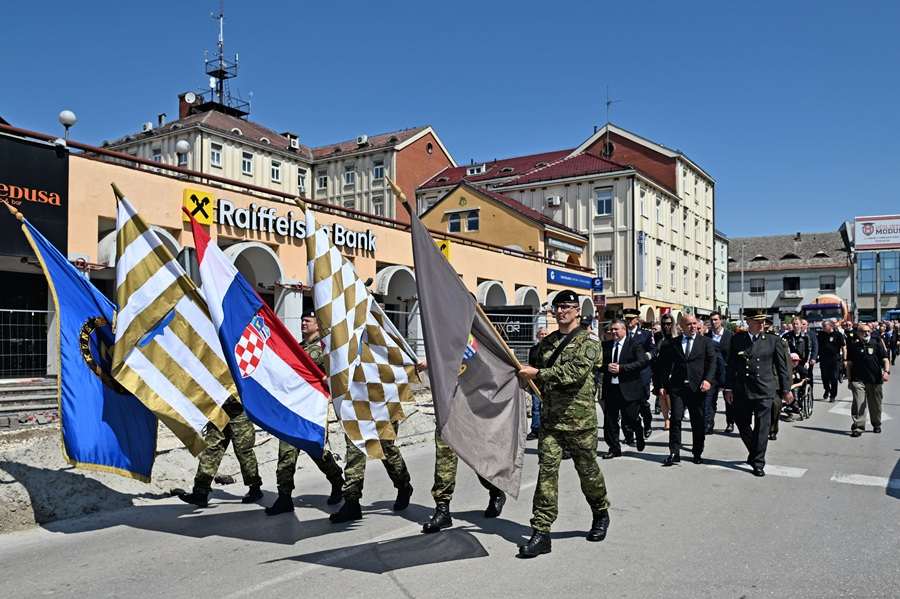 OKUPILI SU SE U SRCU SLAVONIJE KAKO BI OBRANILI SVOJE DOMOVE: Ne smijemo zaboraviti njihovu hrabrost 34. Obljetnica osnutka 109. brigade ZNG Vinkovci / Foto: Hina