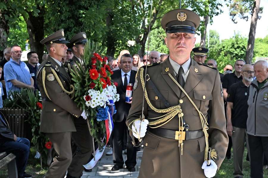 OKUPILI SU SE U SRCU SLAVONIJE KAKO BI OBRANILI SVOJE DOMOVE: Ne smijemo zaboraviti njihovu hrabrost 34. Obljetnica osnutka 109. brigade ZNG Vinkovci / Foto: Hina