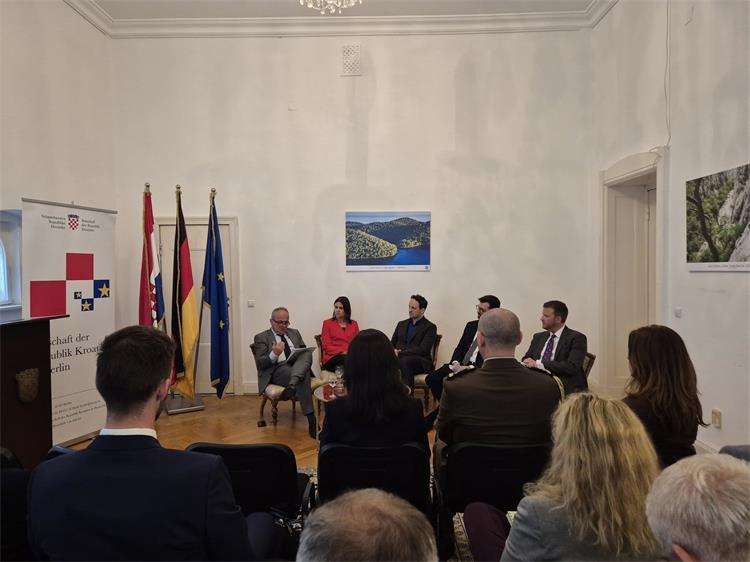 Panel-rasprava “Strengthening Europe's Strategic Compass: Dialogue on Defence Policy and Cooperation”/ Foto: Janice Henry, Njemačko-hrvatski forum
