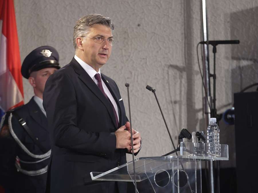 DAN HRVATSKE VOJSKE: "Oružane snage nisu trošak, već investicija u sigurnu budućnost" Andrej Plenković / Foto: Hina