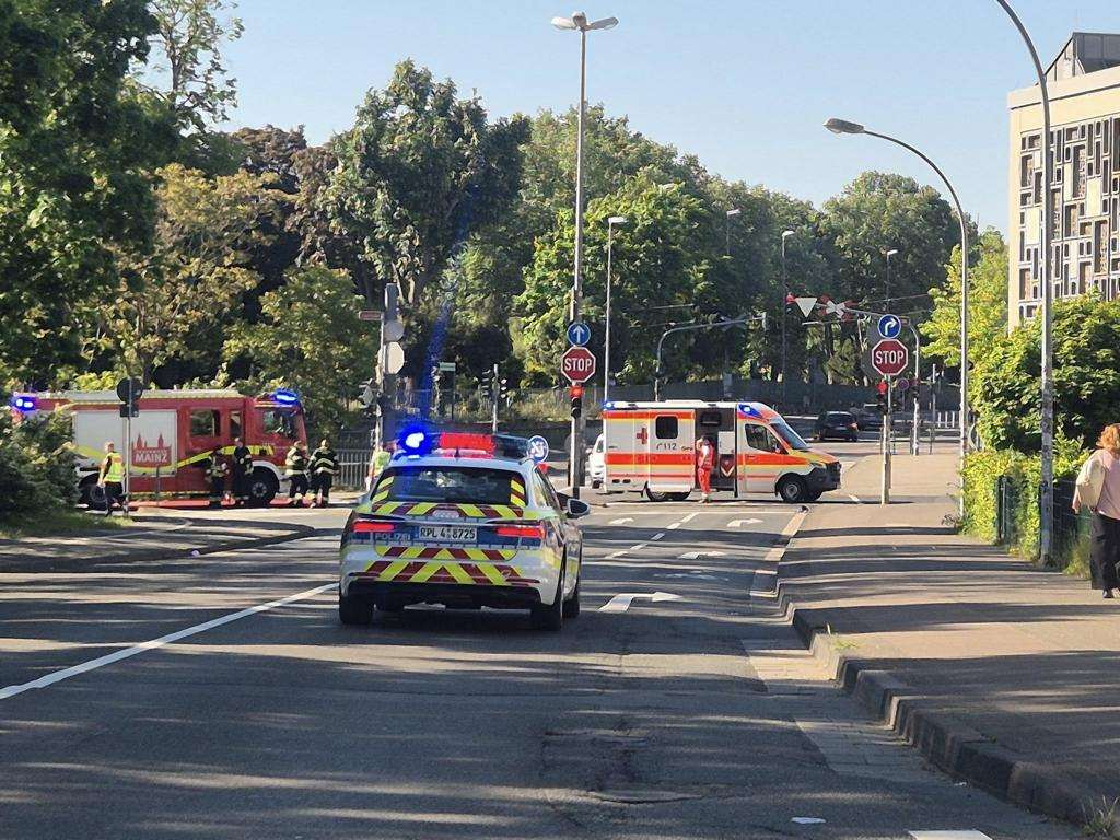 Vozilo policije i htine pomoći (Ilustracija) / Foto: Fenix (MD)
