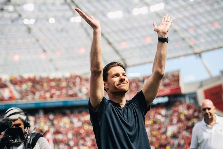 POSLJEDNJA UTAKMICA I PUN STADION: Xabi Alonso se oprostio od navijača Bayera, dobio ulicu u Leverkusenu Xabi Alonso / Foto: Anadolu