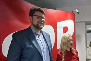 PREOKRET U SPLITU, VUKOVARU I PULI: Drugoplasirani iz prvog kruga Tomislav Šuta (HDZ), Marijan Pavliček (Hrvatski suverenisti) i SDP-ov Peđa Grbin postali novim gradonačelnicima PREOKRET U SPLITU, VUKOVARU I PULI: Drugoplasirani iz prvog kruga Tomislav Šuta (HDZ), Marijan Pavliček (Hrvatski suverenisti) i SDP-ov Peđa Grbin postali novim gradonačelnicima