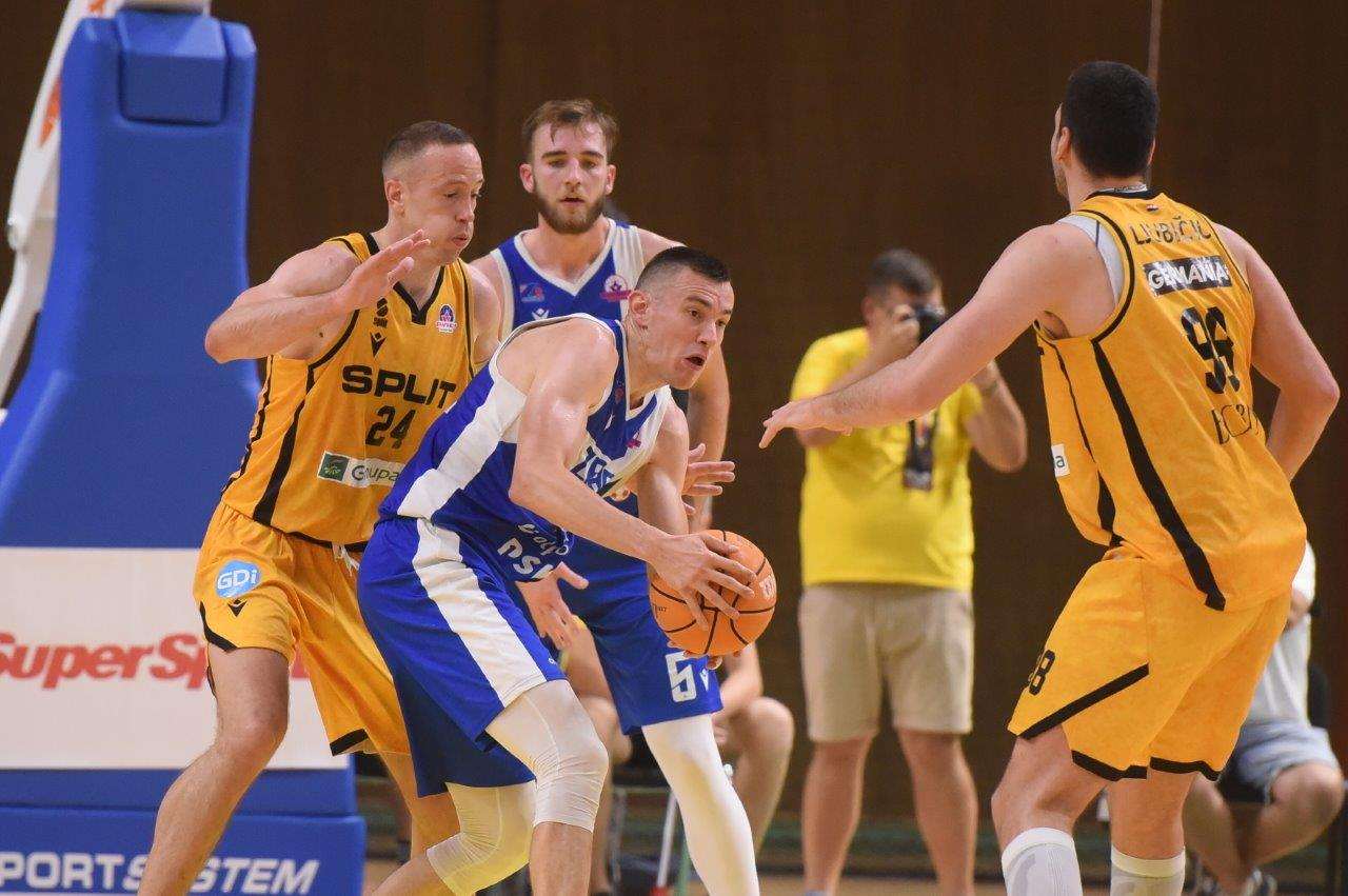 ZADRANI OSVOJILI 3. UZASTOPNI NASLOV: Pobjedom protiv Splita osvojen sveukupno 6. naslov prvaka Hrvatske Detalj s utakmice Split Zadar / Foto: Hina