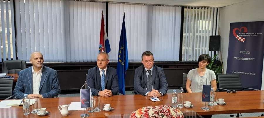 Potpisan Ugovor o izradi mobilne i web aplikacije za učenje hrvatskog jezika / Foto: Hina