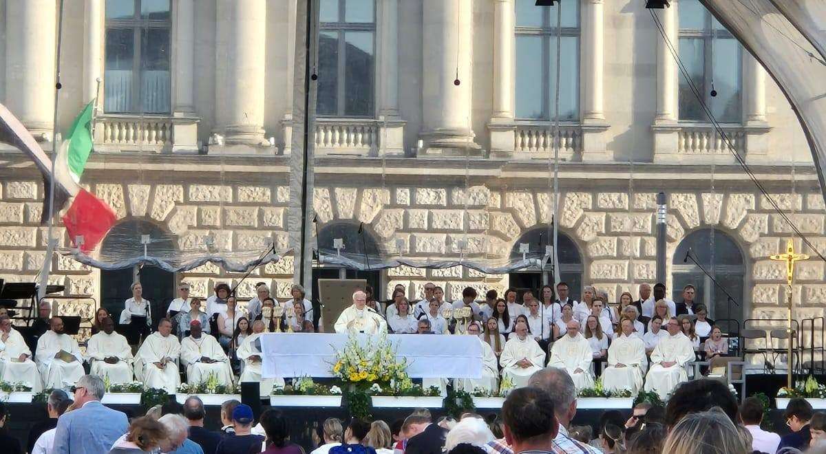 BLAGDAN TIJELOVA U BERLINU: Velik broj Hrvata u proslavi jednog od najvažnijih katoličkih blagdana Blagdan Tijelova u Berlinu / Foto: Fenix (SR)
