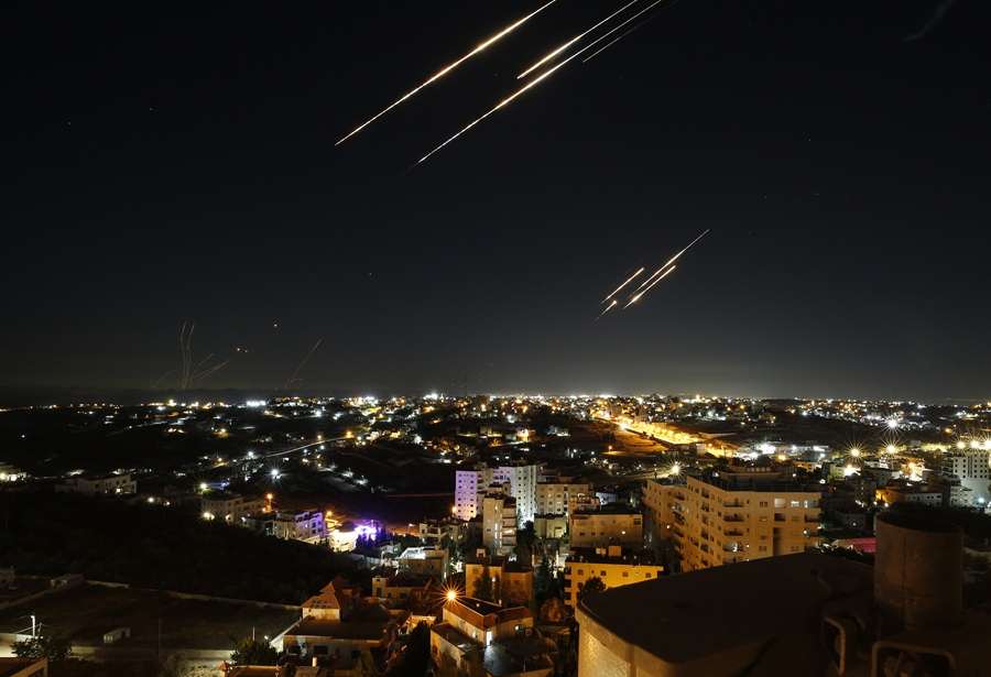 Iran lansirao najmanje 30 raketa prema Izraelu / Foto: Anadolu
