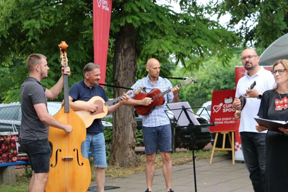U NATJECANJU SUDJELOVAO I HRVAT: Proglašeni pobjednici 3. međunarodnog gastro natjecanja osoba s invaliditetom „Cupi's Spoon“ u Mainzu Tamburaši Hrvatske kulturne zajednice Mainz / Foto: Fenix (MD)