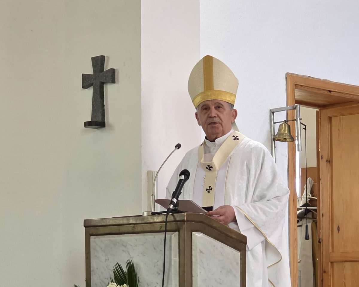OBILJEŽENA 150. OBLJETNICA ŽUPE KANDIJA: Svečano misno slavlje uz nazočnost predsjednika Čovića i izaslanstva HNS-a BiH Nadbiskup vrhbosanski mons. Tomo Vukšić / Foto: Fenix (Ured za informiranje HNS-a)