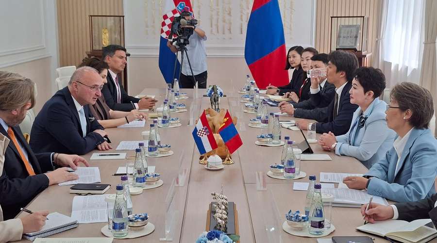 GRLIĆ RADMAN U MONGOLIJI: Odnosi između dviju država dobivaju na zamahu i postižu izvanredan napredak Gordan Grlić Radman u posjetu Mongoliji / Foto: Hina/MVEP