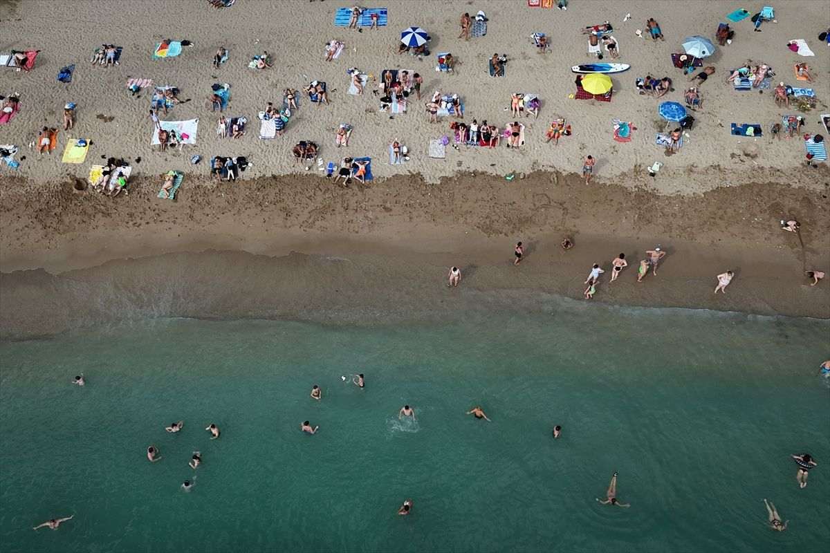 UPRKOS REKORDNIM PRIHODIMA: Grčka se suočava s izazovima prekomjernog turizma UPRKOS REKORDNIM PRIHODIMA: Grčka se suočava s izazovima prekomjernog turizma