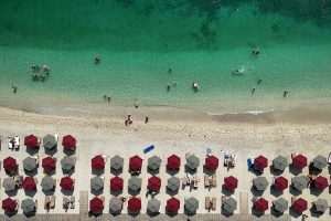 UPRKOS REKORDNIM PRIHODIMA: Grčka se suočava s izazovima prekomjernog turizma