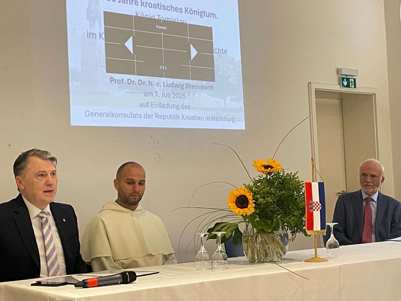 HAMBURG: Predavanje u povodu obljetnice 1100 godina Hrvatskog kraljevstva HAMBURG: Predavanje u povodu obljetnice 1100 godina Hrvatskog kraljevstva