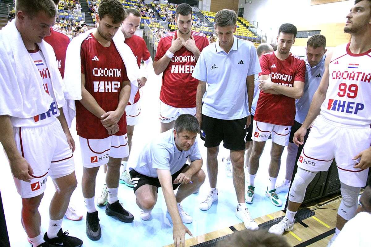 USPJEŠAN START IZBORNIKA MIJATOVIĆA: Košarkaši Hrvatske u Opatiji savladali Mađarsku sa 85:65 USPJEŠAN START IZBORNIKA MIJATOVIĆA: Košarkaši Hrvatske u Opatiji savladali Mađarsku sa 85:65