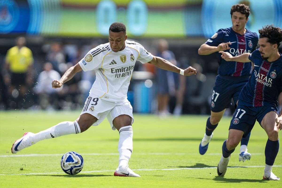 (FOTO) PSG PREGAZIO REAL I IZBORIO FINALE: Luka Modrić odigrao zadnju utakmicu za Kraljevski klub (FOTO) PSG PREGAZIO REAL I IZBORIO FINALE: Luka Modrić odigrao zadnju utakmicu za Kraljevski klub