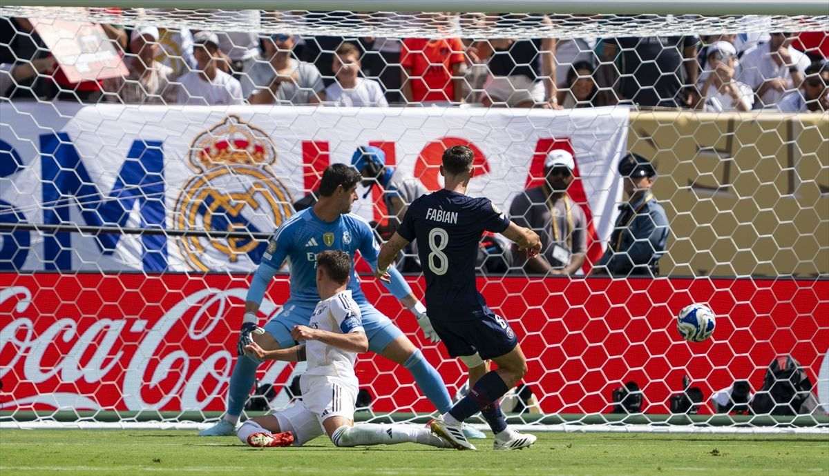 (FOTO) PSG PREGAZIO REAL I IZBORIO FINALE: Luka Modrić odigrao zadnju utakmicu za Kraljevski klub (FOTO) PSG PREGAZIO REAL I IZBORIO FINALE: Luka Modrić odigrao zadnju utakmicu za Kraljevski klub