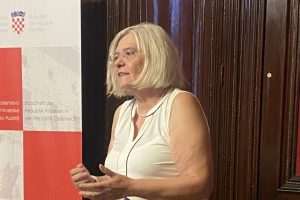 KRVAVA NEDJELJA U AUSTRIJI: Muškarac na uvjetnoj slobodi ubio jednu osobu, drugu teško ranio i potom počinio samoubojstvo KRVAVA NEDJELJA U AUSTRIJI: Muškarac na uvjetnoj slobodi ubio jednu osobu, drugu teško ranio i potom počinio samoubojstvo