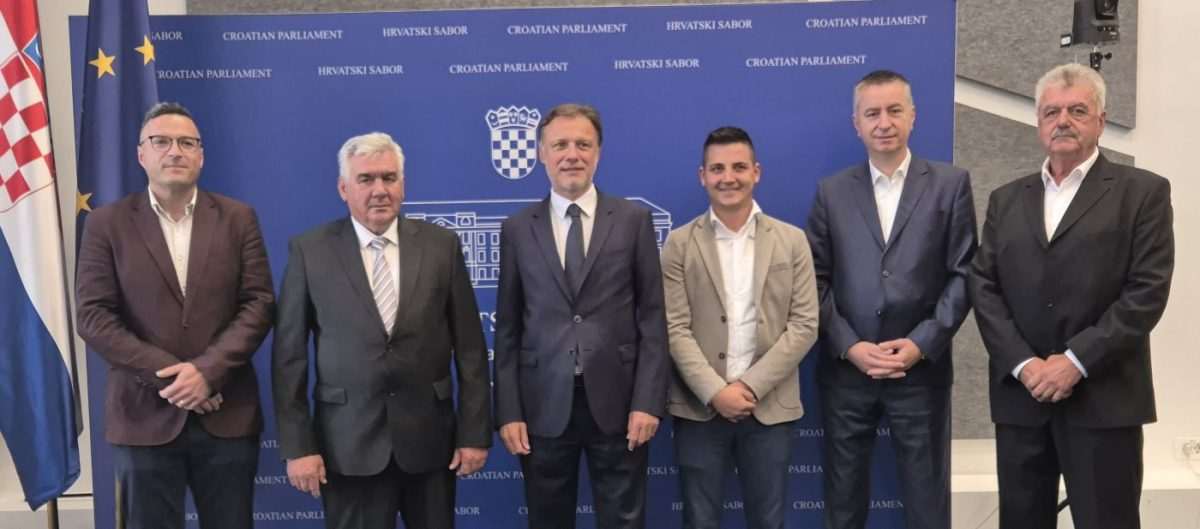 Okupljanje u povodu manifestacije "Trka na prstenac" / Foto: Hrvatski Sabor