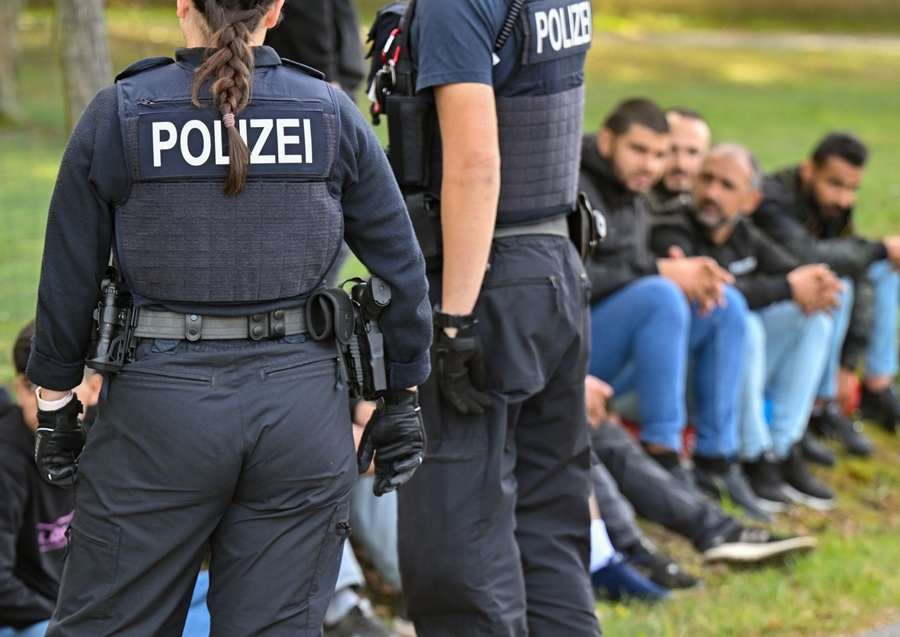 Migranti i policija / Foto: Patrick Pleul/dpa