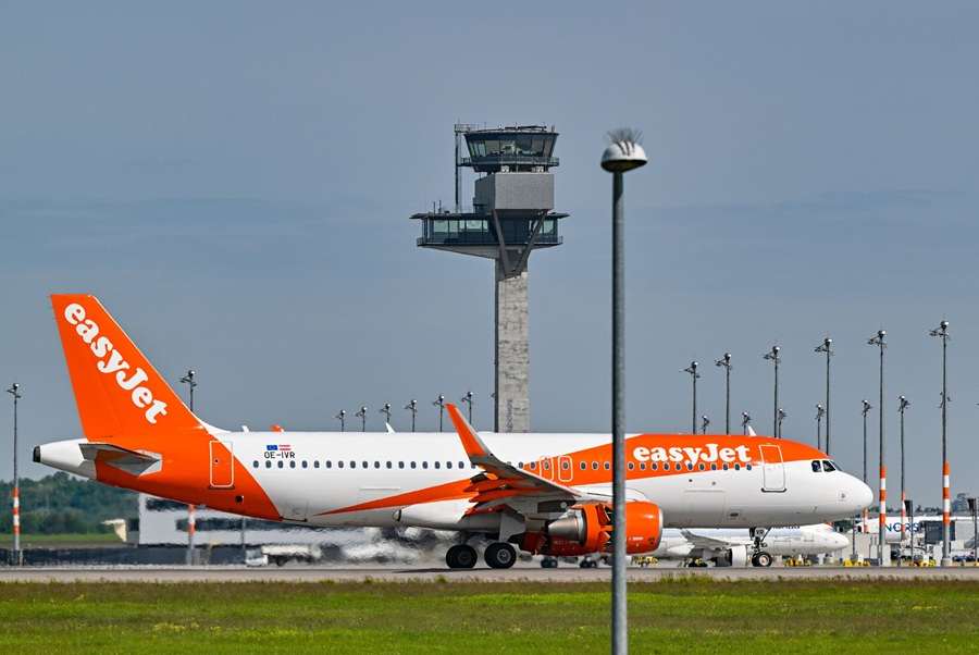 EasyJET / Foto: Patrick Pleul/dpa