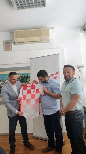 SURADNJA ZA BUDUĆNOST: HZ Norveške i HMI zajedno u projektima za hrvatsku mladež izvan domovine Ivan Turkalj posjetio Hrvatsku maticu iseljenika / Foto: HIM