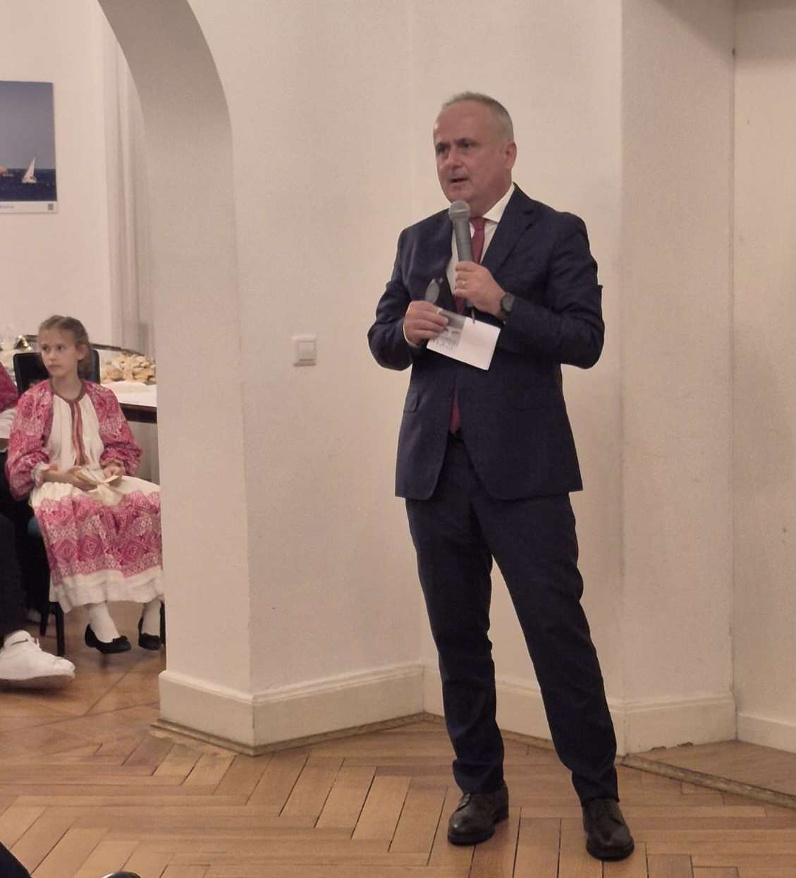 U POVODU 1100. OBLJETNICE HRVATSKOG KRALJEVSTVA: U Berlinu održana kulturna večer "To je moja zemlja - hrvatska prošlost, baština budućnosti" Veleposlanik Republike Hrvatske u Njemačkoj Gordan Bakota/ Foto: Fenix (VRHB)