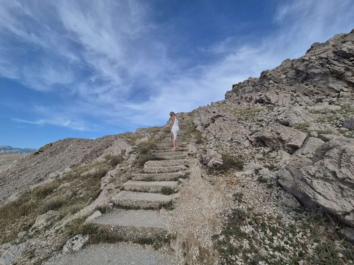 NA OVO MJESTO NITKO NE OSTAJE RAVNODUŠAN: Ako vas put ovuda nanese..., zastanite... Iznad Paškog mosta / Foto: Fenix (Lucia Dokoza)