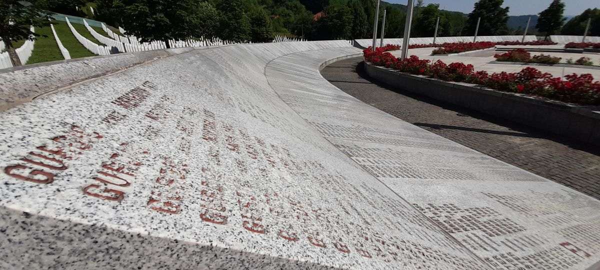 Memorijalni centar Srebrenica
