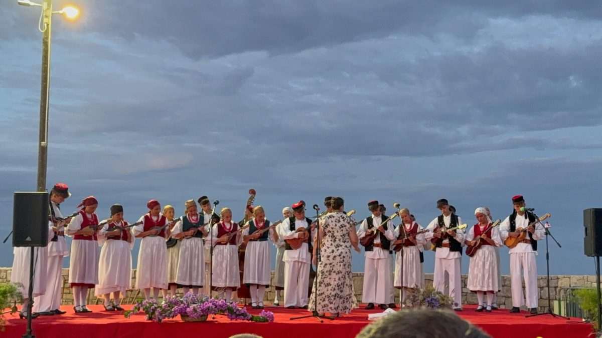 Večer folklora u Tkonu / Foto: Fenix (Ivan Mihovec)
