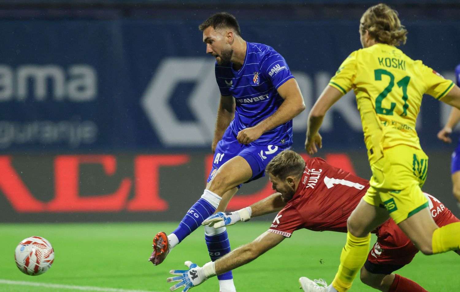DINAMO S 3:0 SAVLADAO ISTRU: Trener Kovačević pogodio s izmjenama, euro zgoditak Gonzala Villara DINAMO S 3:0 SAVLADAO ISTRU: Trener Kovačević pogodio s izmjenama, euro zgoditak Gonzala Villara