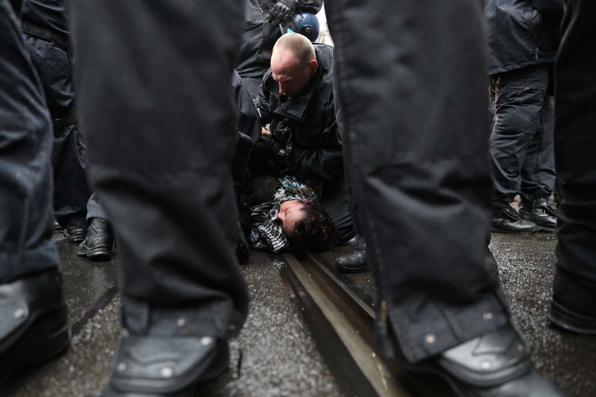 BERLIN: Sukob policije i propalestinskih prosvjednika u Berlinu BERLIN: Sukob policije i propalestinskih prosvjednika u Berlinu