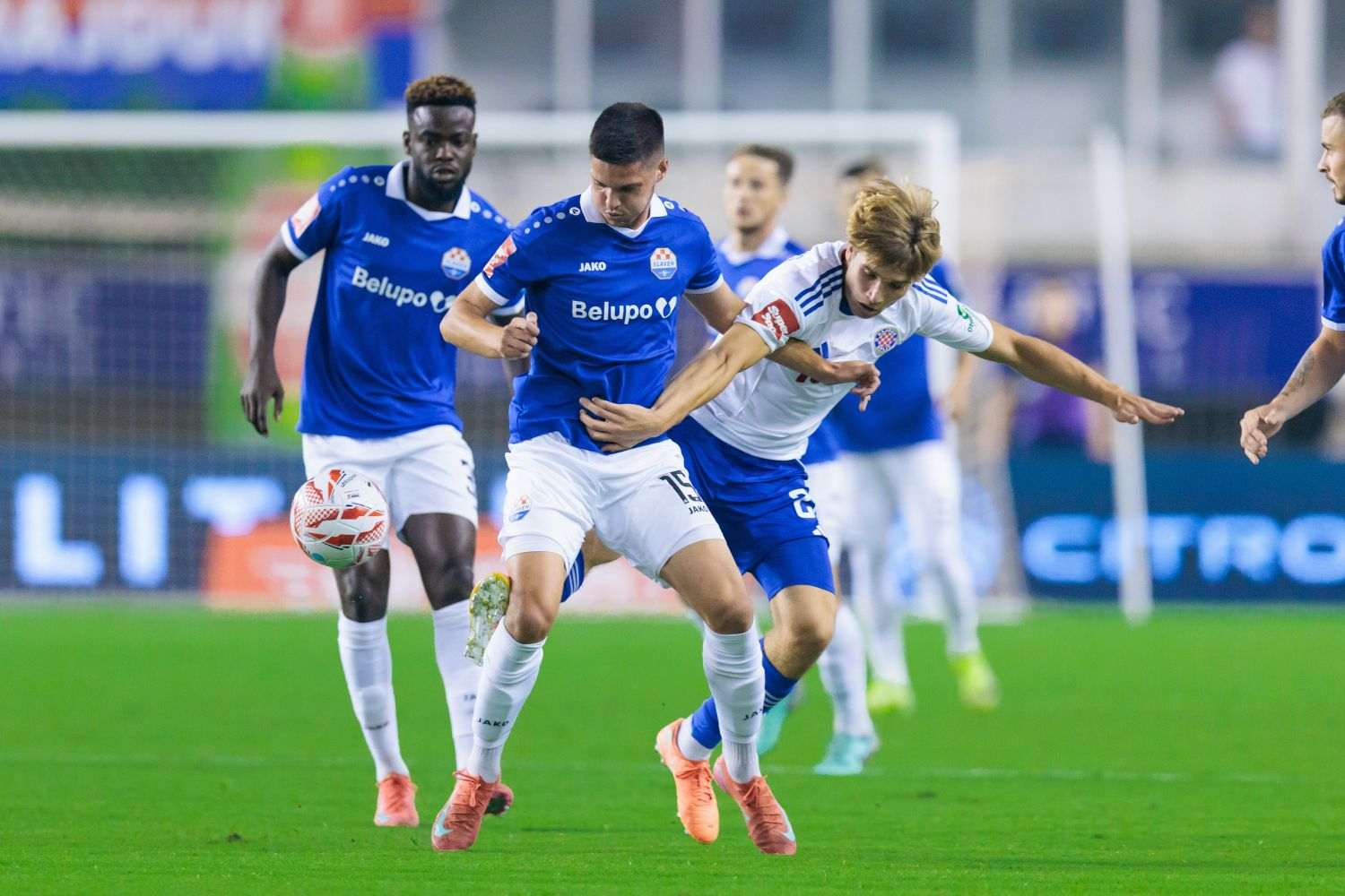 SVE RJEŠENO U FINIŠU: Hajduk s 3:0 razbio Slaven Belupo, Torcida izvjesila poruku upravi kluba SVE RJEŠENO U FINIŠU: Hajduk s 3:0 razbio Slaven Belupo, Torcida izvjesila poruku upravi kluba