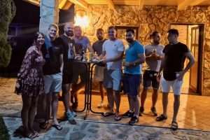 GODIŠNJE OKUPLJANJE NAKON ZAVRŠETKA TURNIRA MIŠKIH PREZIMENA: Domaći i iseljeni Mišani družili se na Puđinu podu uz pršut, sir, pečenje i razna pića