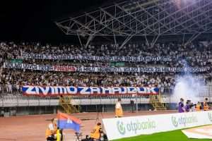 SVE RJEŠENO U FINIŠU: Hajduk s 3:0 razbio Slaven Belupo, Torcida izvjesila poruku upravi kluba