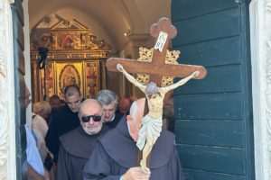 EMOTIVAN OPROŠTAJ OD PADRE PIJA: Sv. misu zadušnicu s više od 30 svećenika predvodio dubrovački biskup mons. Roko Glasnović  