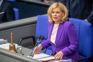 „PAR IZ SNOVA U SVIJETU SLAVNIH“: Predsjednica Bundestaga Julia Klöckner i TV voditelj Jörg Pilawa su zajedno „PAR IZ SNOVA U SVIJETU SLAVNIH“: Predsjednica Bundestaga Julia Klöckner i TV voditelj Jörg Pilawa su zajedno