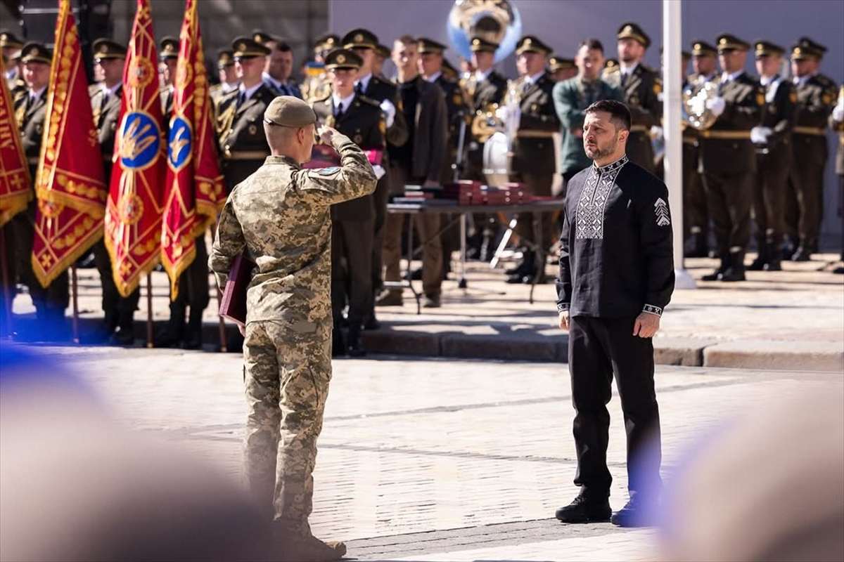 UKRAJINA OBILJEŽILA DAN NEOVISNOSTI: Svečanosti u Kijevu nazočio i kanadski premijer Mark Carney, njemački kancelar uputio čestitku UKRAJINA OBILJEŽILA DAN NEOVISNOSTI: Svečanosti u Kijevu nazočio i kanadski premijer Mark Carney, njemački kancelar uputio čestitku