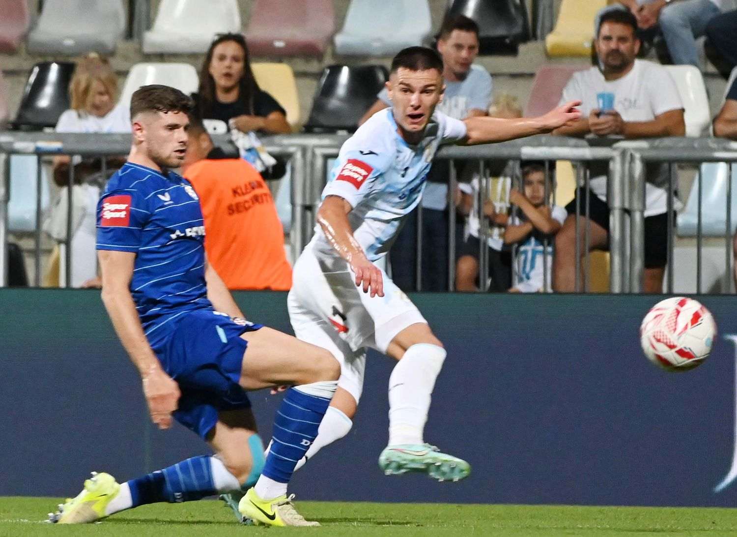 DINAMO PORAZIO PRVAKA NA RUJEVICI: Napadači Rijeke se ispromašivali, Beljo dvostruki strijelac za "modre"