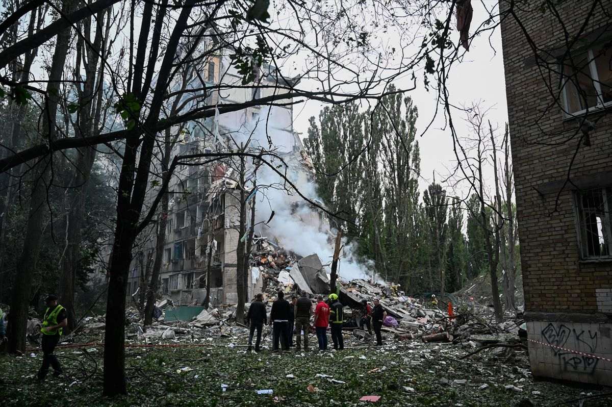 NAKON NAJMANJE 16 UBIJENIH I 140 OZLIJEĐENIH U KIJEVU: Trump nazvao ruske napade na Ukrajinu odvratnim! NAKON NAJMANJE 16 UBIJENIH I 140 OZLIJEĐENIH U KIJEVU: Trump nazvao ruske napade na Ukrajinu odvratnim!