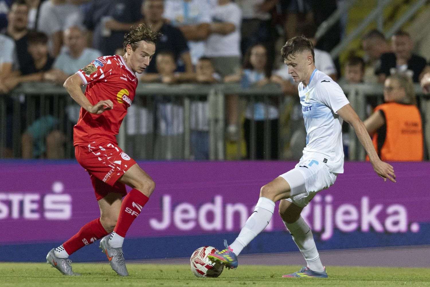 IZNENAĐUJUĆI PORAZ RIJEKE: Hrvatski prvak bez Fruka i Rukavine s 2:1 izgubio od 5. momčadi irskog prvenstva IZNENAĐUJUĆI PORAZ RIJEKE: Hrvatski prvak bez Fruka i Rukavine s 2:1 izgubio od 5. momčadi irskog prvenstva